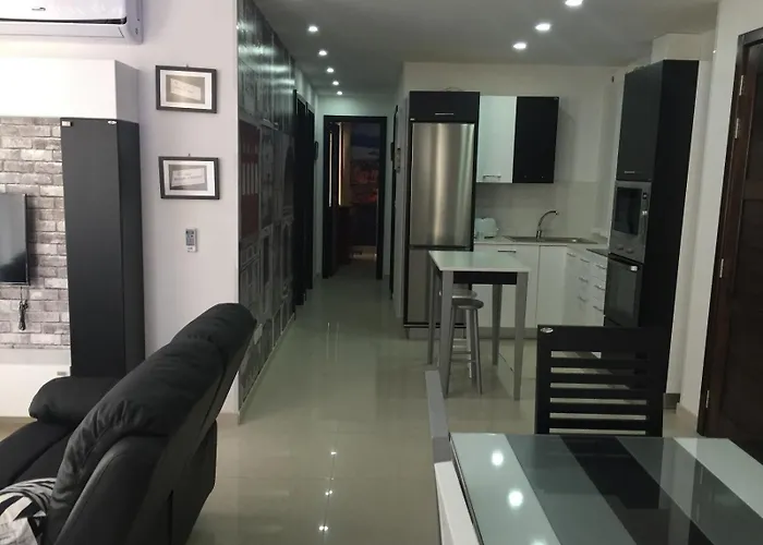 No.142- Quesha Crt, Close To Valletta Apartment